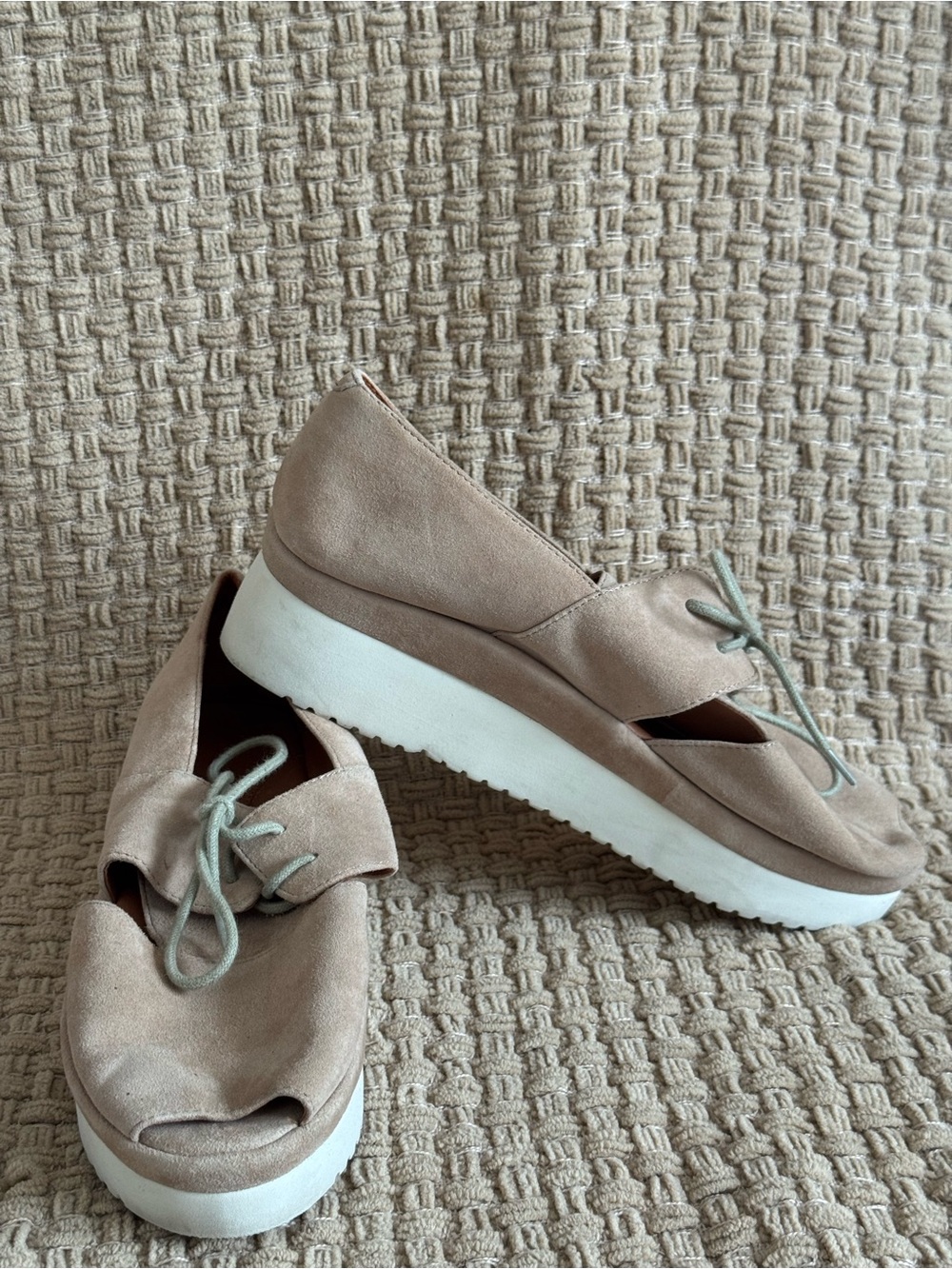 Women’s Platform Sneakers in Taupe Suede